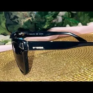 Valentino V658S Cat eye Sunglasses Valentino | Accessories | Valentino V658s Cat Eye Sunglasses  main image 3